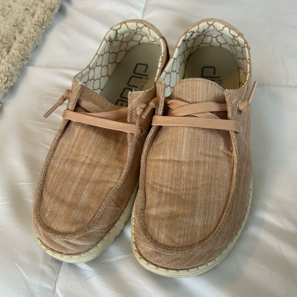 Women’s Size 7 Hey Dudes Shoes